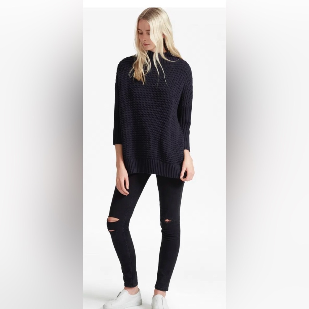 French connection navy popcorn Sweater medium knit 100% coton oversized mockneck